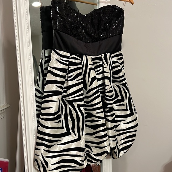 037 Trixxi Zebra Black Sequin Cocktail Dress - Picture 5 of 8